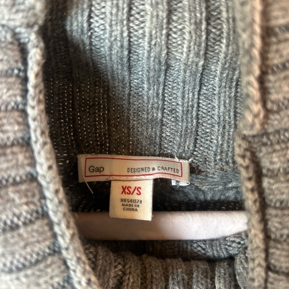 GAP Gray Cable-Knit Turtleneck Poncho Sweater - Picture 2 of 2